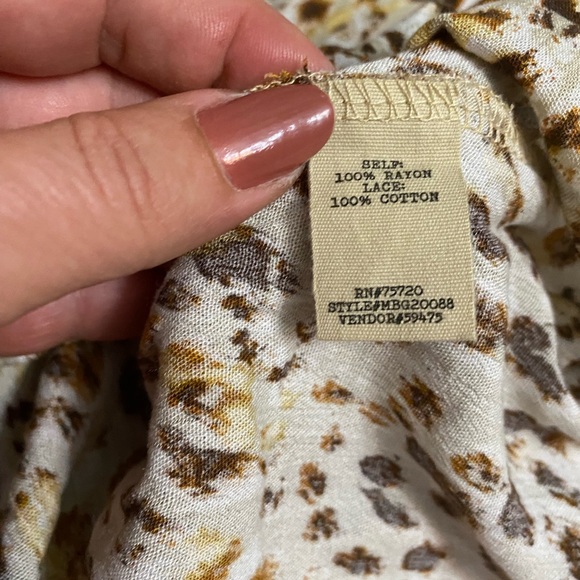 Gimmicks The Buckle Pieced Woven Lace Blouse Women’s size Small - Picture 11 of 16